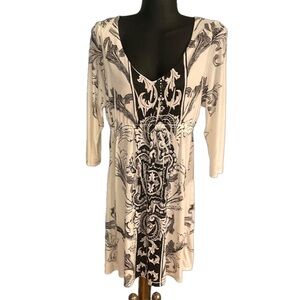 XL Christinalove white black graphic half sleeve v-neck midi dress
